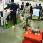 Robot Promoter Serves the Lifeguard Milk from Tech Huat